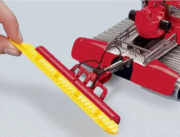 SIKU Super 1:50 4911 Pistenbully mit Seilwinde