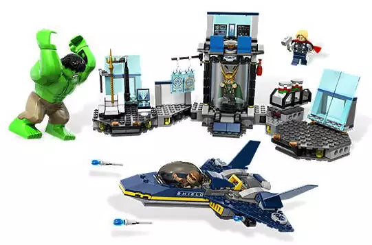LEGO Super Heroes 6868 Hulks Helicarrier