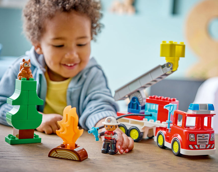 Detail 1: LEGO DUPLO 10473 Löschauto mit Schlauch und Feuerwehrmann