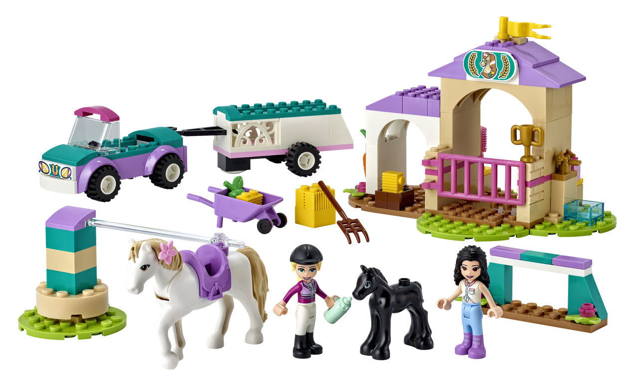 Inhalt: LEGO Friends 41441 Trainingskoppel und Pferdeanhänger