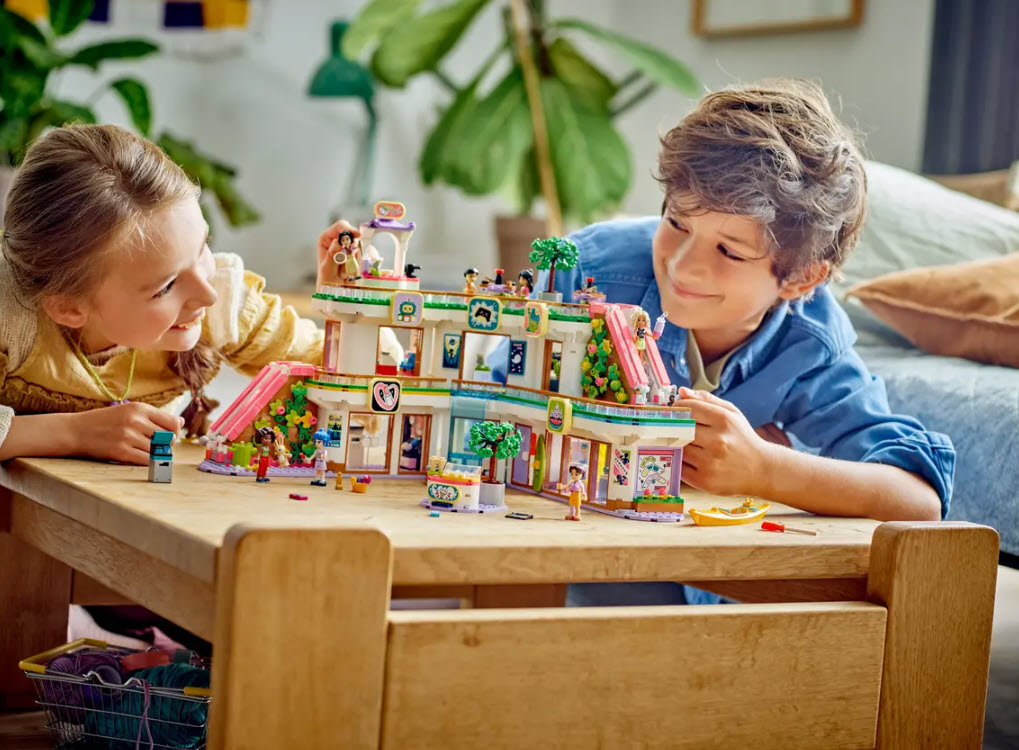 Minifiguren: LEGO Friends 42604 Heartlake City Kaufhaus
