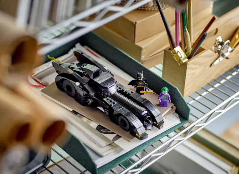 Detail 2: LEGO Super Heroes 76224 Batmobile: Batman verfolgt den Joker