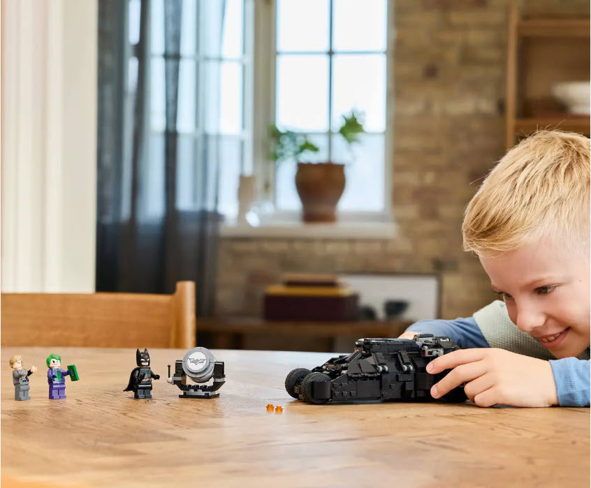 Detail 2: LEGO Super Heroes 76303 Batman Tumbler vs. Two-Face & The Joker
