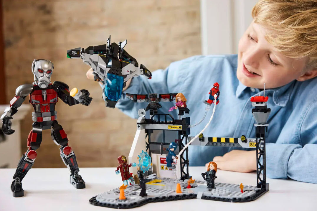 Detail 2: LEGO Super Heroes 76314 Captain America: Civil War Actionduell