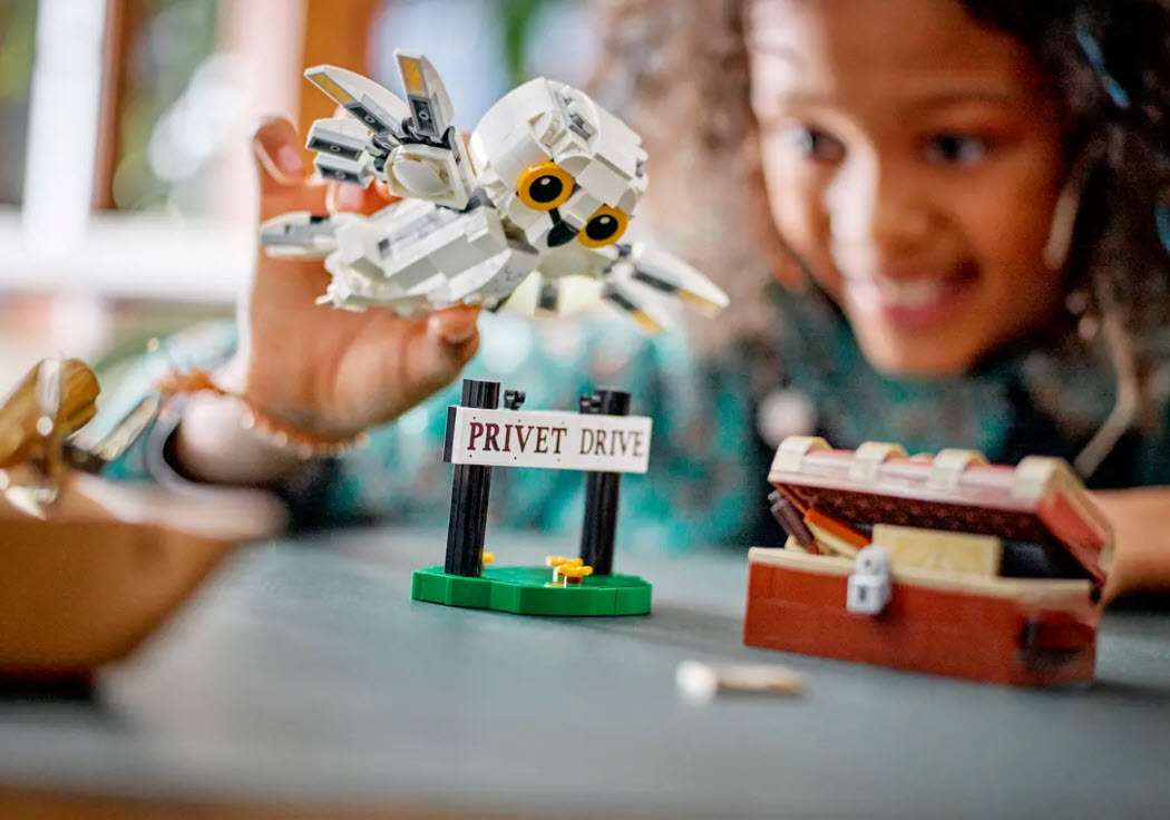 Detail 2: LEGO Harry Potter 76425 Hedwig im Ligusterweg 4
