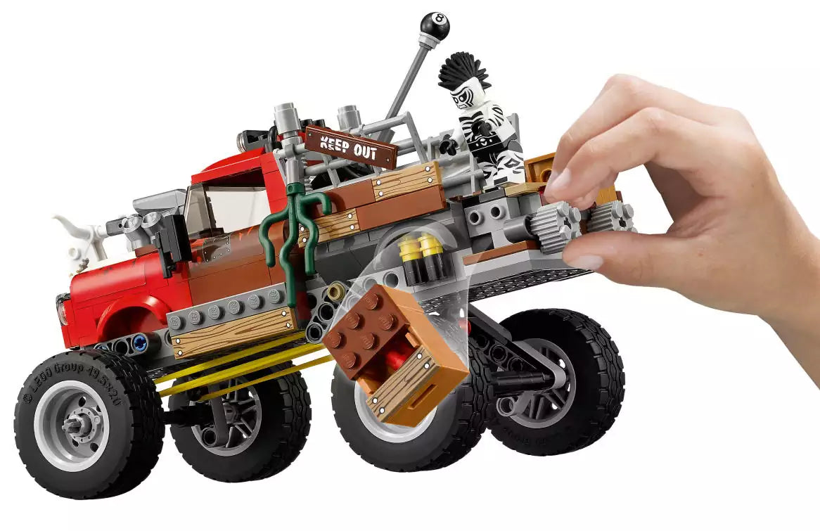 The LEGO Batman Movie 70907 Killer Crocs Truck, Detail 1