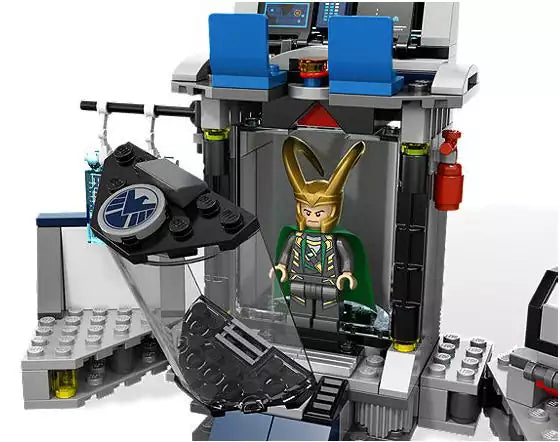 LEGO Super Heroes 6868 Hulks Helicarrier