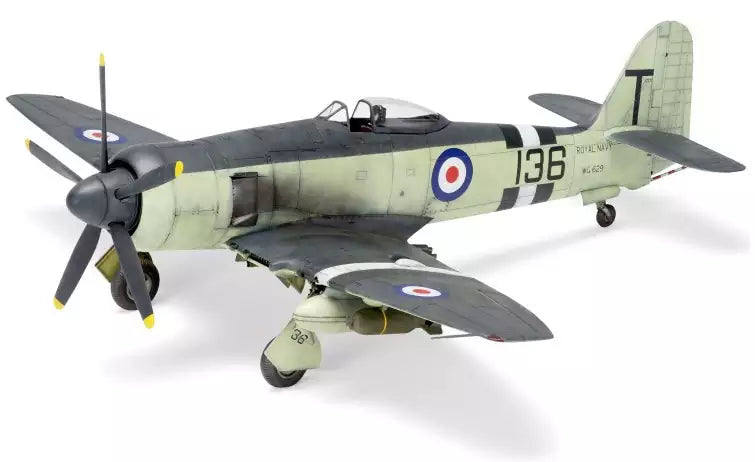 Inhalt: Airfix A06105 Hawker Sea Fury FB.II, 1:48