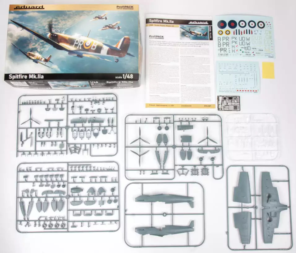 Inhalt: Eduard 82153 Spitfire Mk.IIa, ProfiPACK edition, 1:48