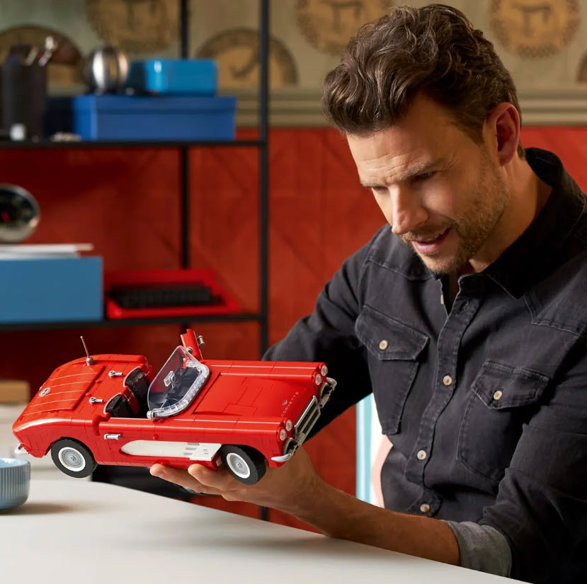 Detail 3: LEGO Icons 10321 Corvette