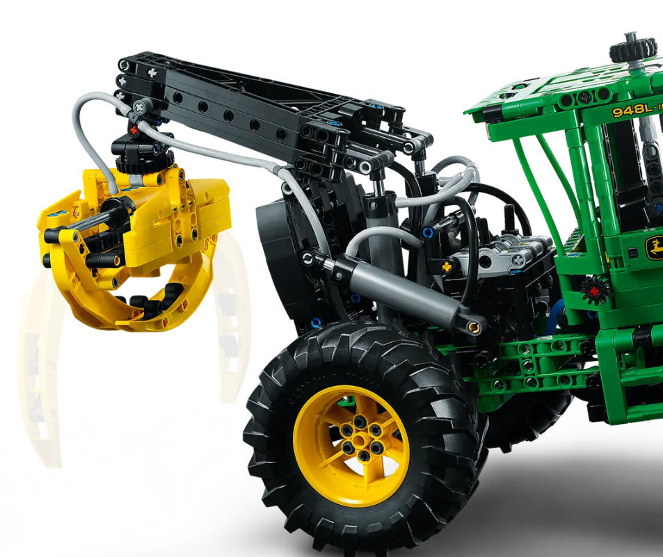 Detail 3: LEGO Technic 42157 John Deere 948L-II Skidder