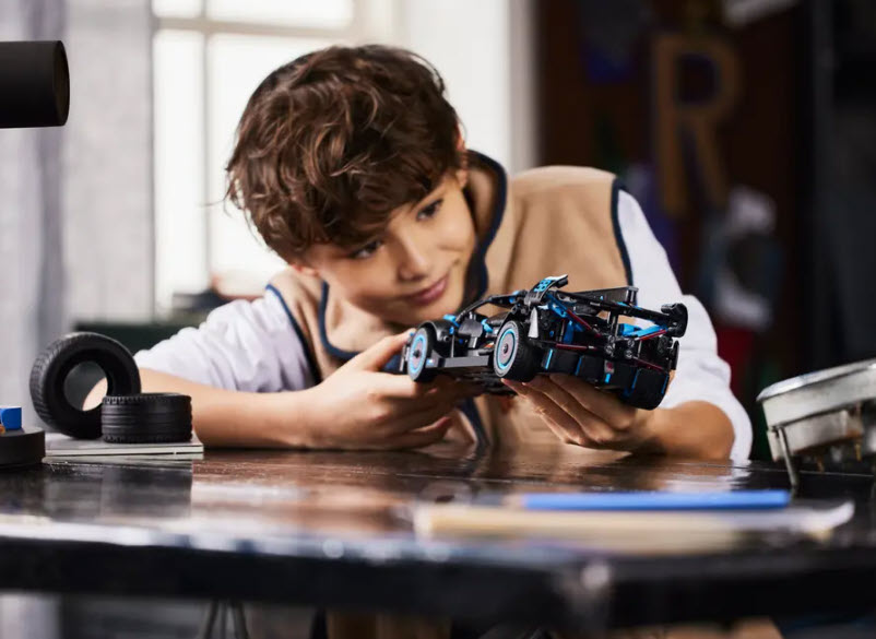 Detail 3: LEGO Technic 42162 Bugatti Bolide Agile Blue