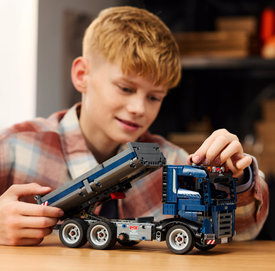 Detail 3: LEGO Technic 42203 Kipplaster