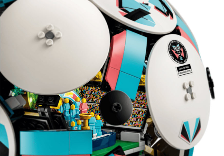Detail 2: LEGO Editions 43019 Fußball
