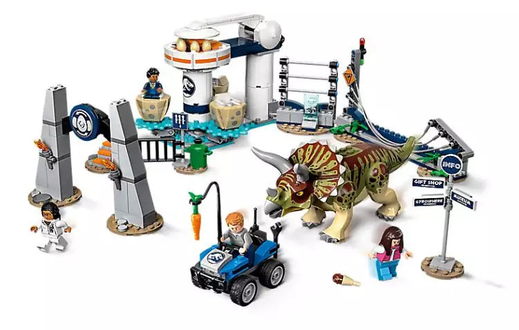 Inhalt: LEGO Jurassic World 75937 Triceratops-Randale