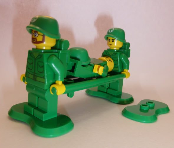 Custom LEGO Soldaten MIL103-08-B Zwei Sanitäter und verwundeter Soldat