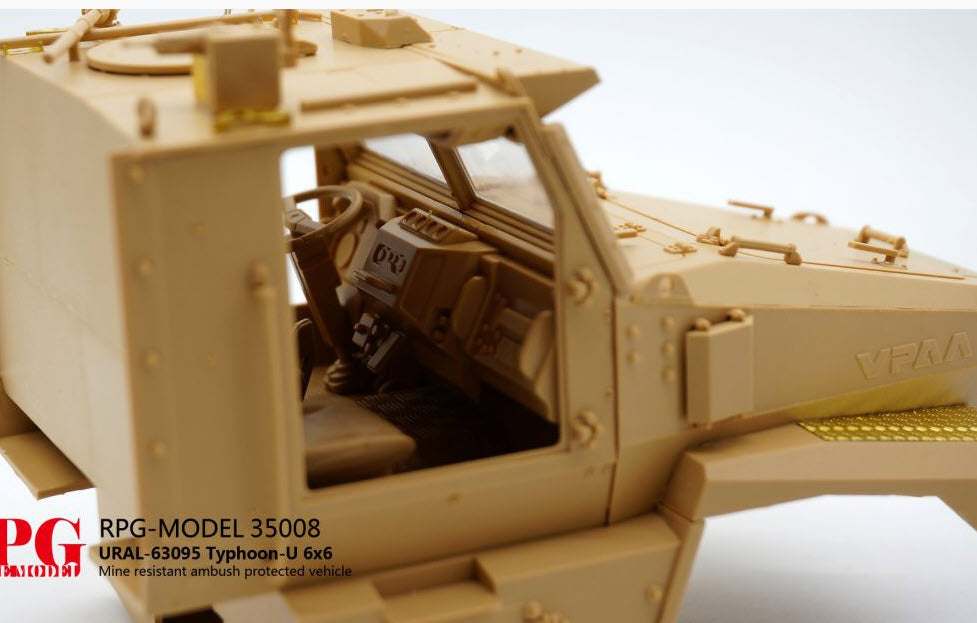 RPG-Model 35008 Russian URAL 63095 Typhoon-U MRAP, 1:35