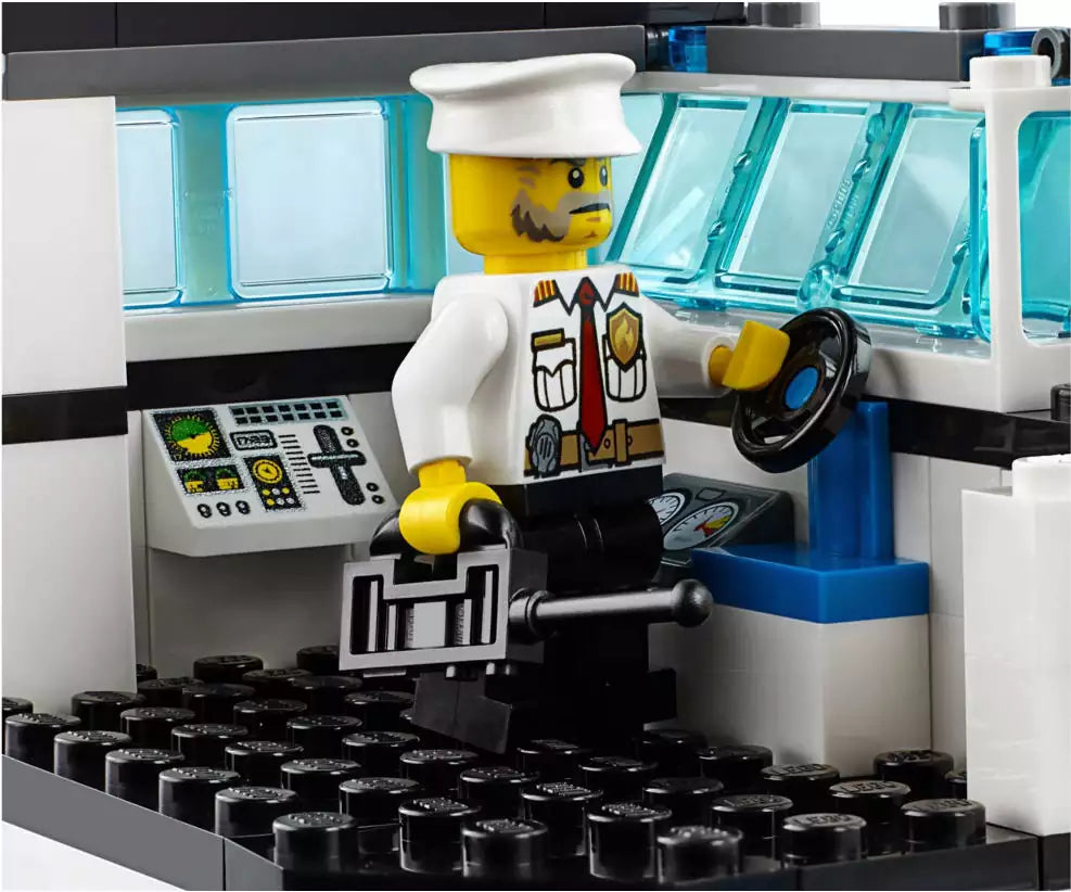 LEGO City 60109 Feuerwehrschiff, Kapitän