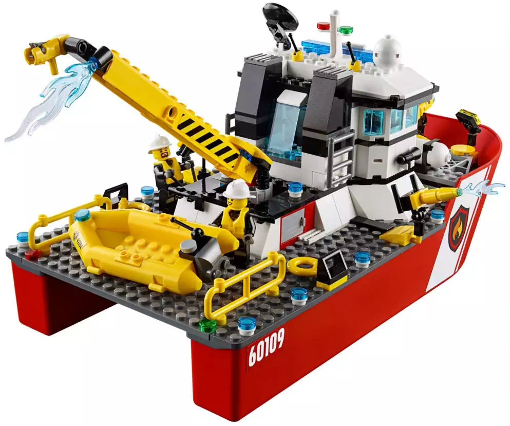 LEGO City 60109 Feuerwehrschiff, Schiff von hinten